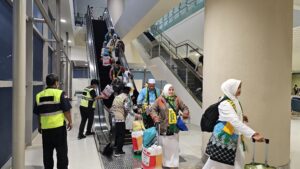 Kemenhaj Kawal Kepulangan Jemaah dari Tanah Suci, Air Zamzam akan Didistribusikan di Tanah Air