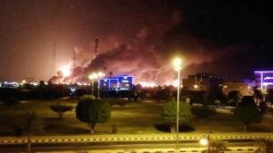 Houthi Bombardir Saudi Aramco
