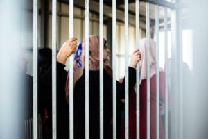 Perempuan Palestina Rentan Hadapi Penindasan dan Pengabaian Medis di Penjara Israel
