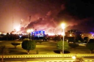 Takut Teluk Dijadikan Lautan Api, Trump Batalkan Serangan ke Iran