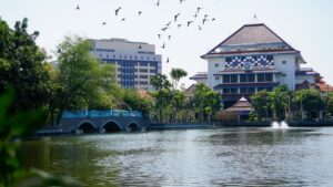 10 Universitas dengan Jaringan Riset Internasional Tertinggi di Indonesia